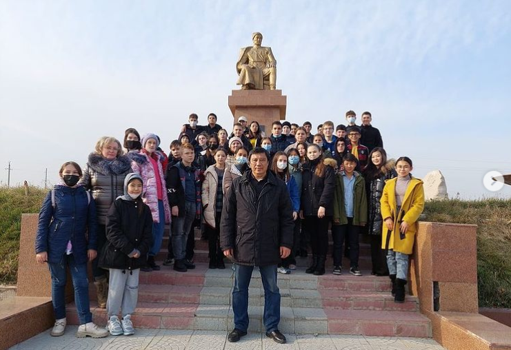 Торбеков Искандер Санжарович организовал экскурсию в Жуалинский район, а именно в краеведческий музей